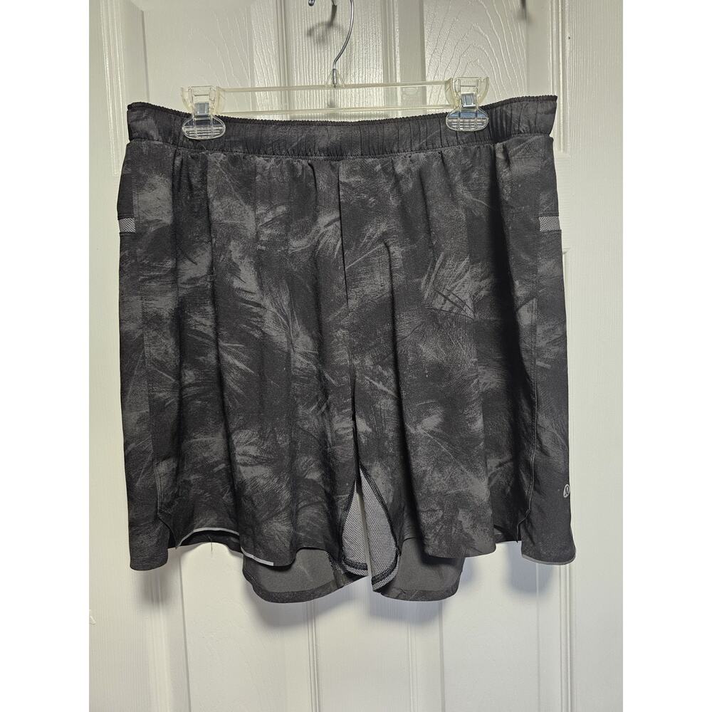 Lululemon Linerless Short Mens Size XXL